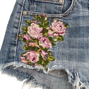 American Eagle Embroidered Denim Jean Shorts Floral Size 10 Shorty Cottagecore
